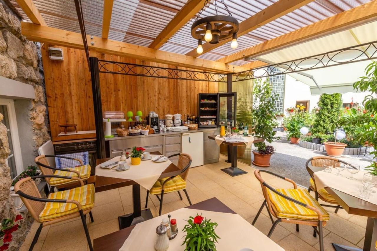 Haus Zu Den Zwei Eichen Apartman Perchtoldsdorf Kültér fotó