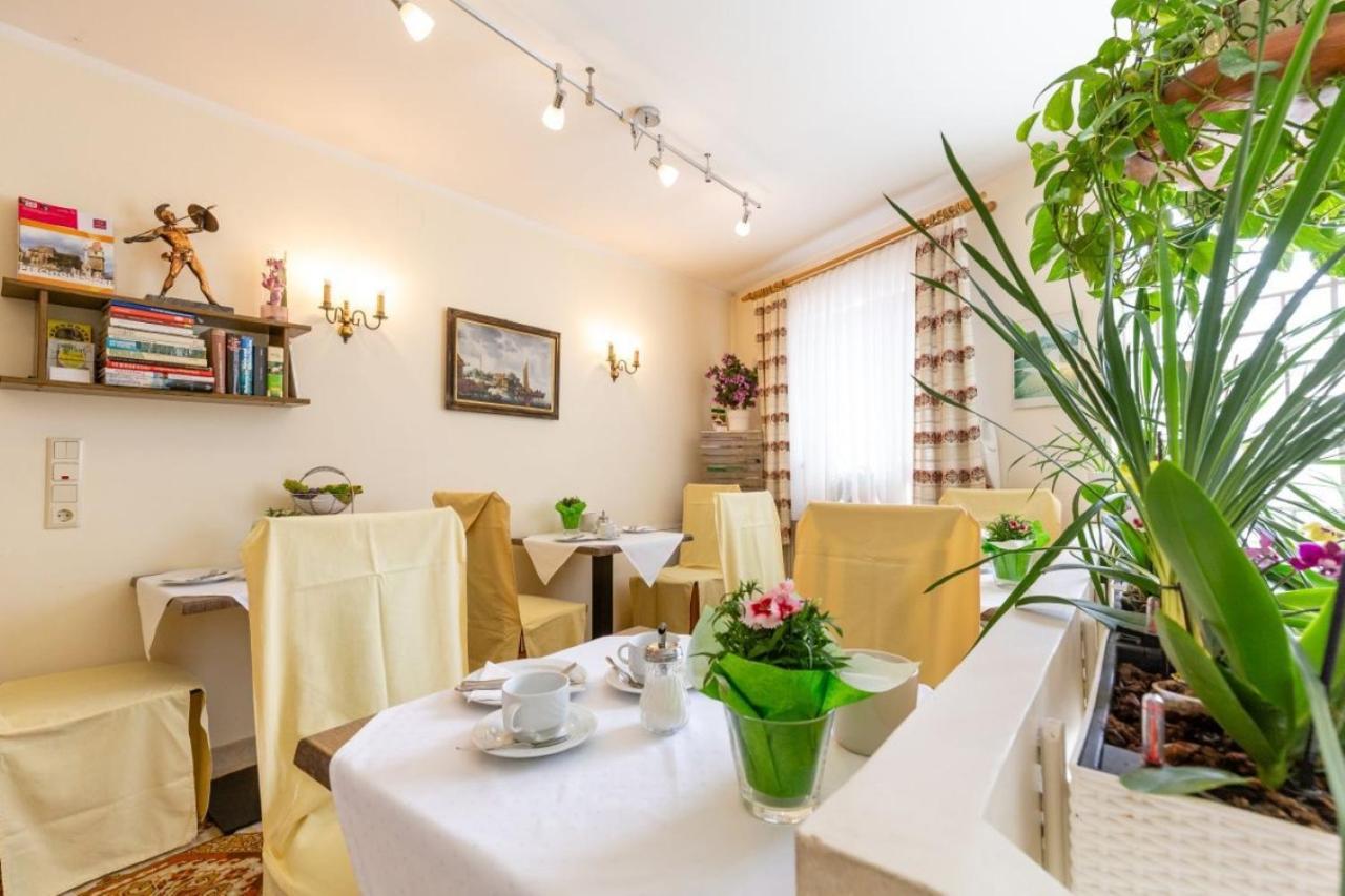 Haus Zu Den Zwei Eichen Apartman Perchtoldsdorf Kültér fotó