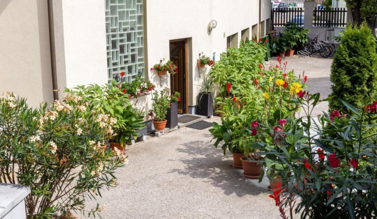 Haus Zu Den Zwei Eichen Apartman Perchtoldsdorf Kültér fotó
