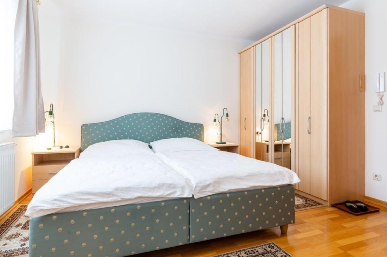 Haus Zu Den Zwei Eichen Apartman Perchtoldsdorf Kültér fotó