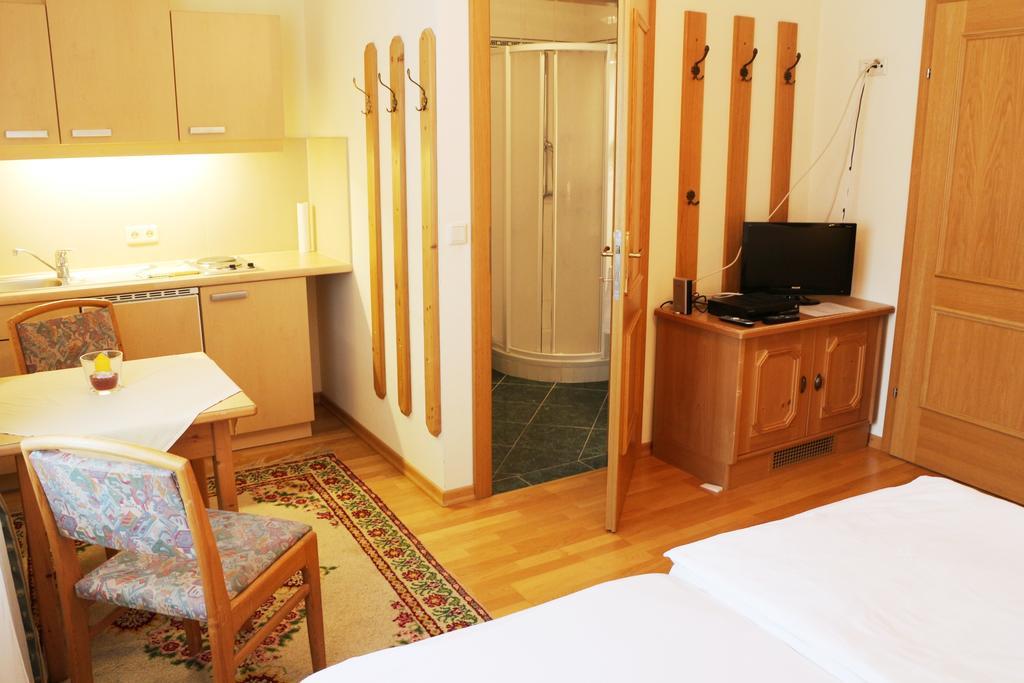 Haus Zu Den Zwei Eichen Apartman Perchtoldsdorf Szoba fotó