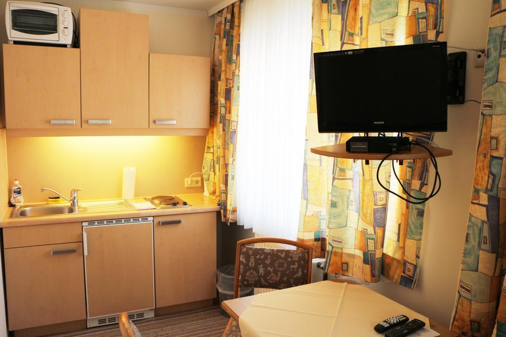 Haus Zu Den Zwei Eichen Apartman Perchtoldsdorf Szoba fotó