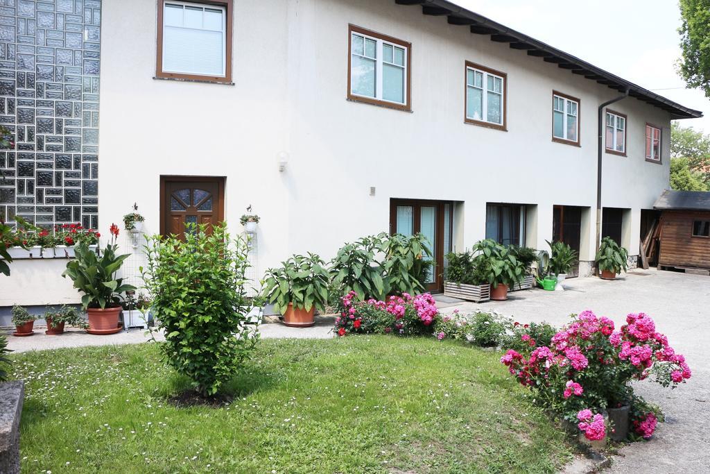 Haus Zu Den Zwei Eichen Apartman Perchtoldsdorf Kültér fotó