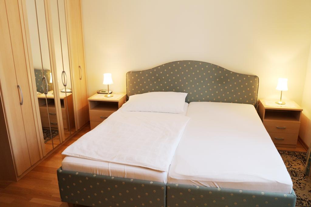 Haus Zu Den Zwei Eichen Apartman Perchtoldsdorf Szoba fotó