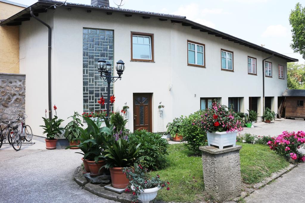 Haus Zu Den Zwei Eichen Apartman Perchtoldsdorf Kültér fotó